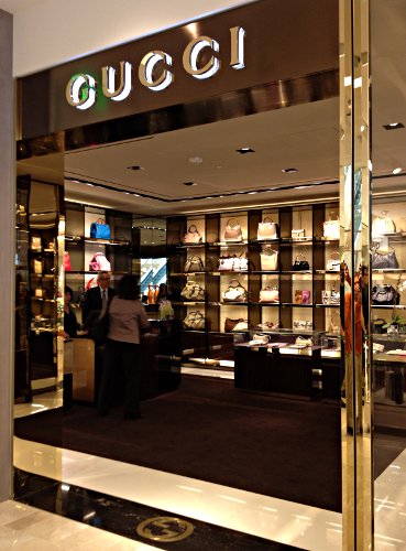 Gucci - Women's Store in Downtown Troy