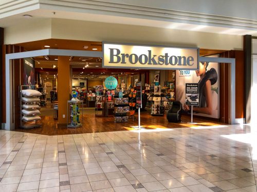 Brookstone goes Bankrupt Closing in Sunvalley Mall in Concord